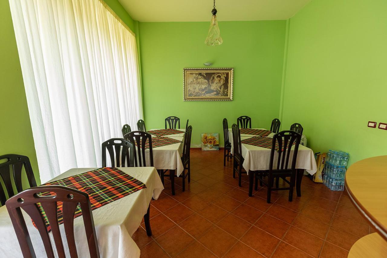Hotel Dini Radhime Ngoại thất bức ảnh