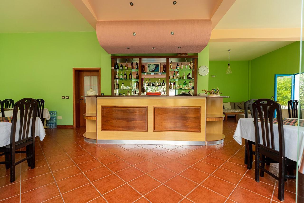 Hotel Dini Radhime Ngoại thất bức ảnh