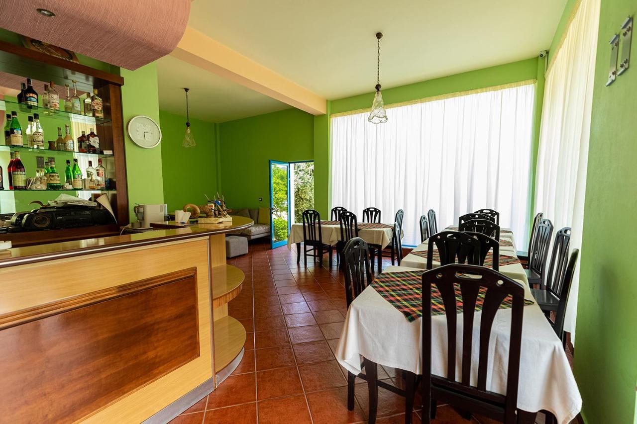 Hotel Dini Radhime Ngoại thất bức ảnh