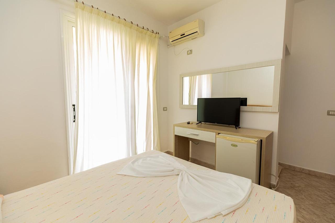 Hotel Dini Radhime Ngoại thất bức ảnh