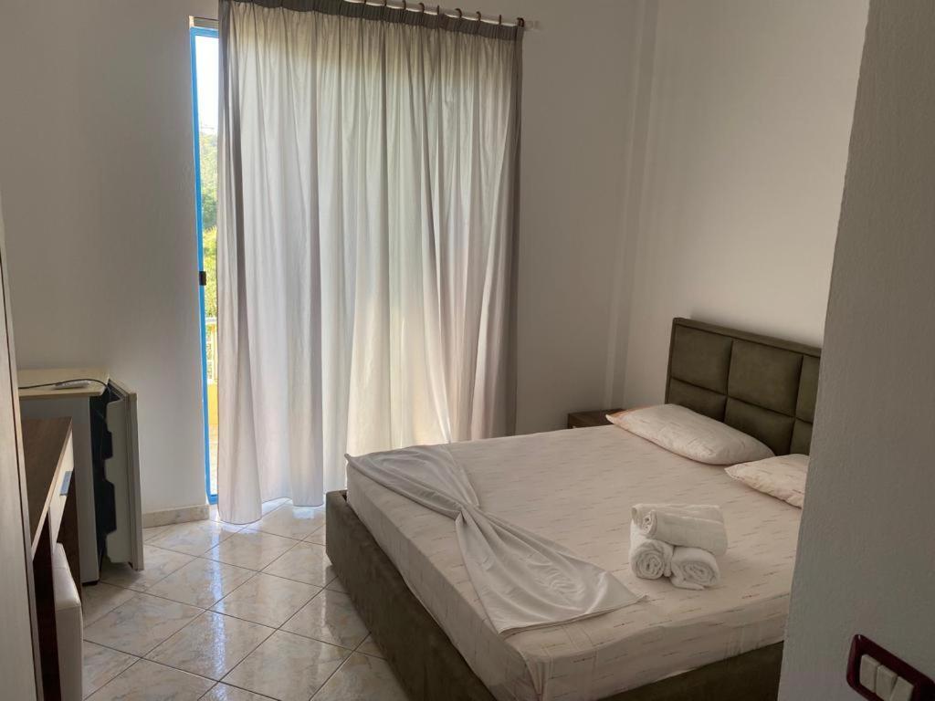 Hotel Dini Radhime Ngoại thất bức ảnh