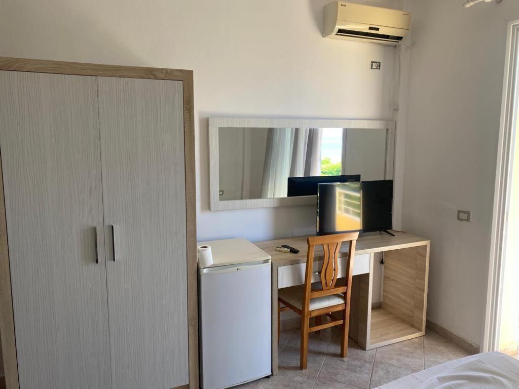 Hotel Dini Radhime Ngoại thất bức ảnh