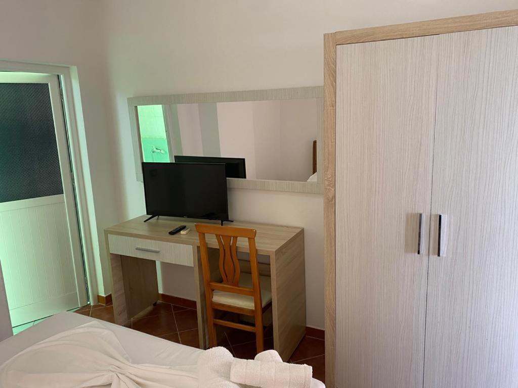 Hotel Dini Radhime Ngoại thất bức ảnh