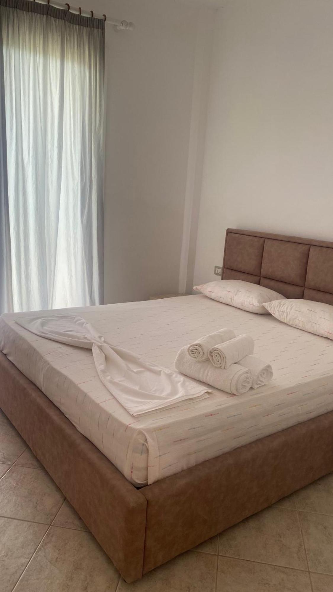 Hotel Dini Radhime Ngoại thất bức ảnh