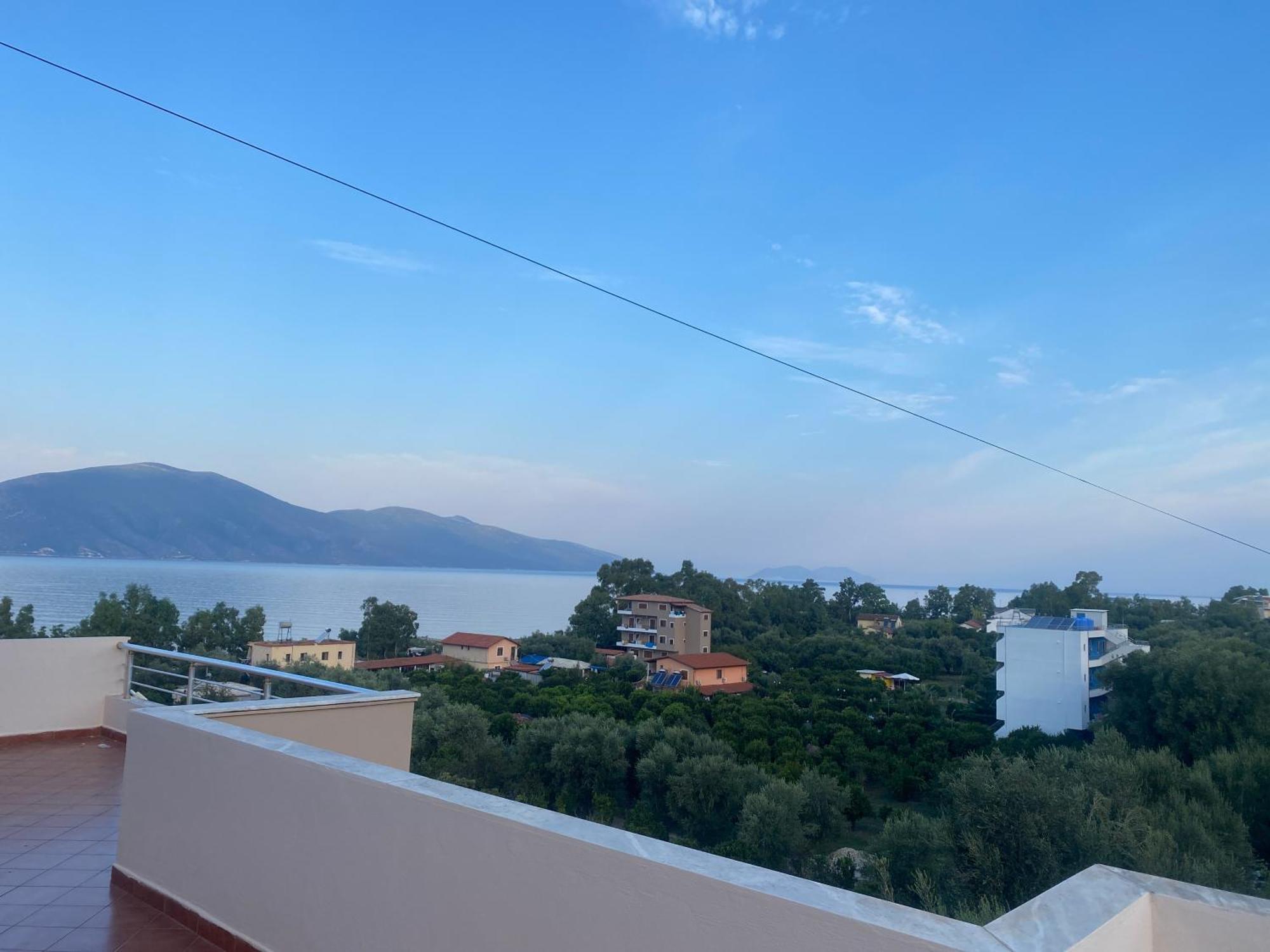 Hotel Dini Radhime Ngoại thất bức ảnh